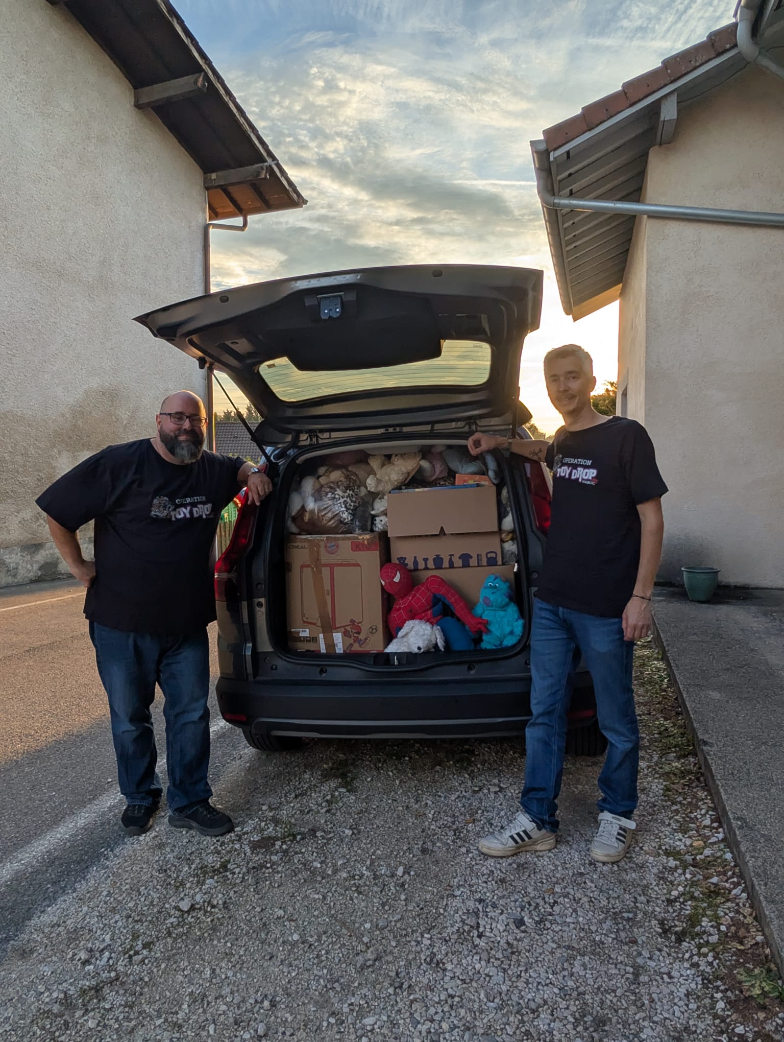Une pluie de jouets pour les enfants de Mohammedia grâce à l’Opération Toy Drop